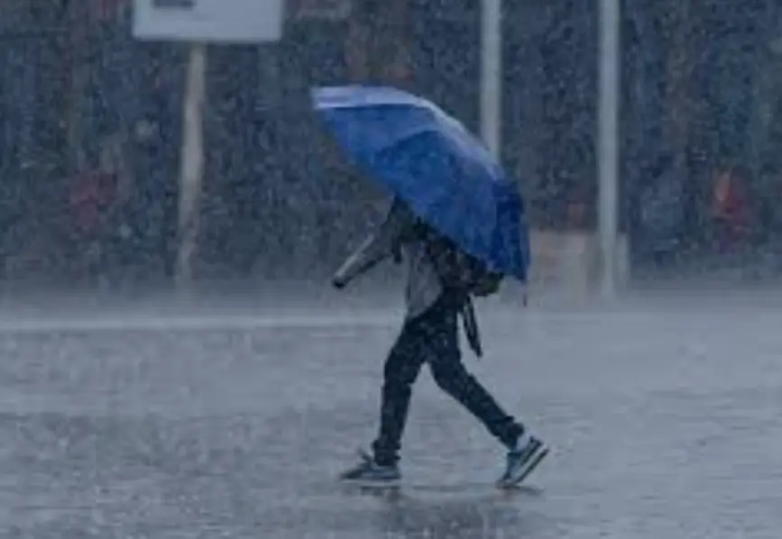 Nayarit tendrá un viernes con lluvias intensas y calor; autoridades piden extremar precauciones